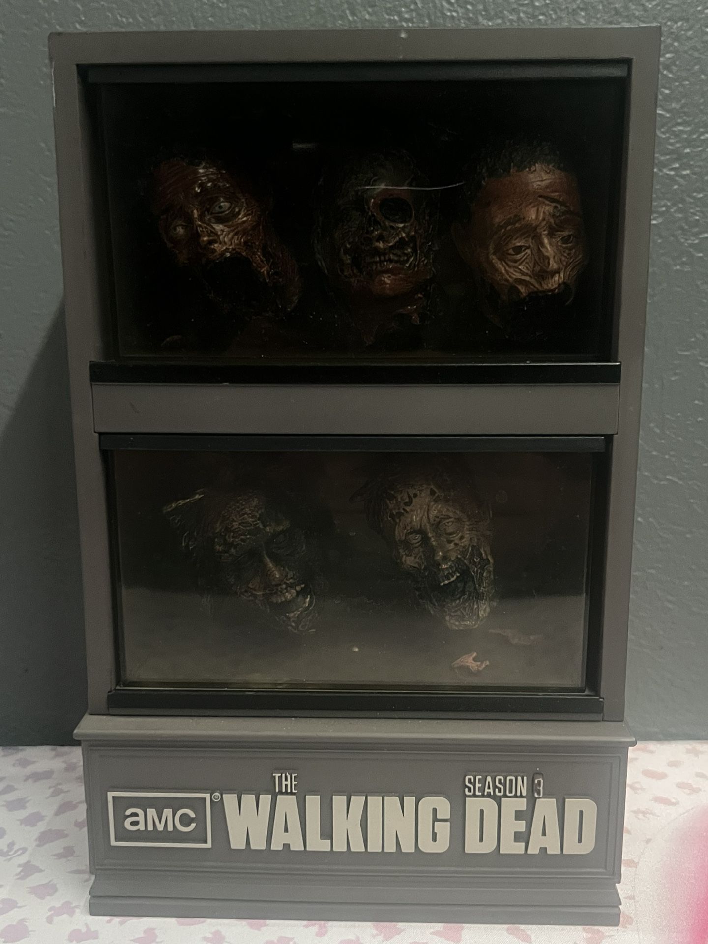 Walking Dead Fish Tank Boxset with blu ray included 