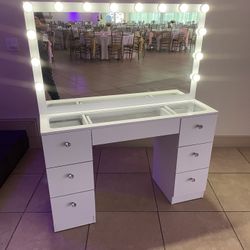 High Gloss Vanity With Glass Top