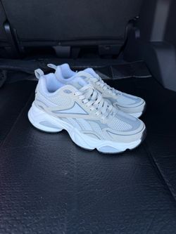 Reebok charge shoes