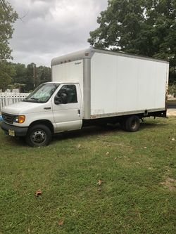 2004 Ford E-350