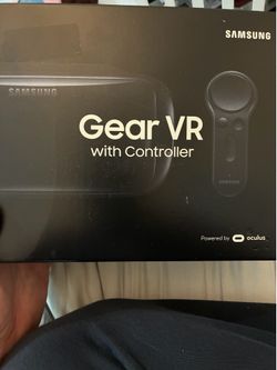 Gear VR Headset with Controller