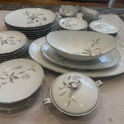 Vintage Noritake China “Corliss” 6 Person Set – 40 Pieces 