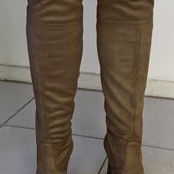 Women’s Suede Boots