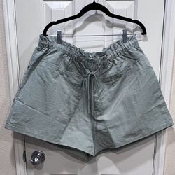 Woolrich High-Waist Drawstring Shorts in Light Sage