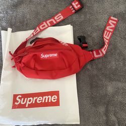 Supreme Bag And Fanny