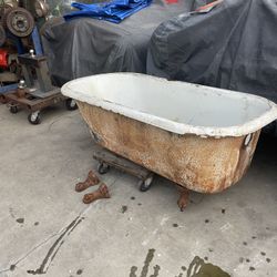 Claw Feet Bath Tub