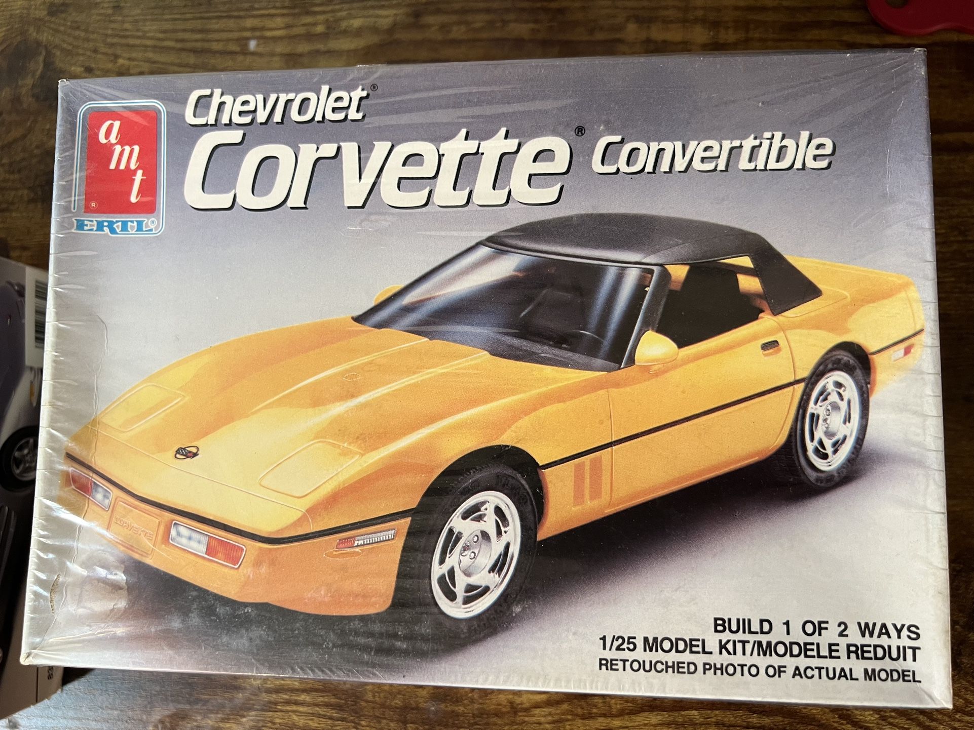 AMT ERTL 1/25 1990 Corvette model kit 