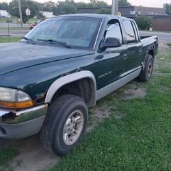 2000 Dodge Dakota Crew Cab 3.9L 4x4