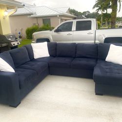 Sectional W/ Pop Up Bed And Storage 