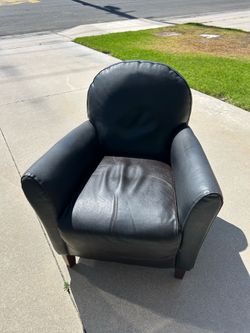 Calia Chair