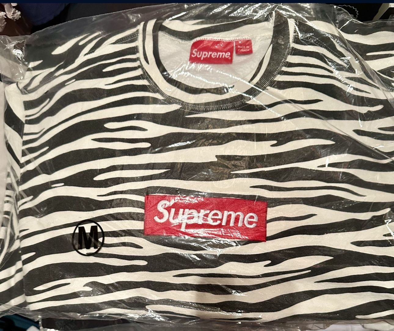 Supreme Box Logo Crewneck (FW22) “Zebra” Brand New Size: Medium