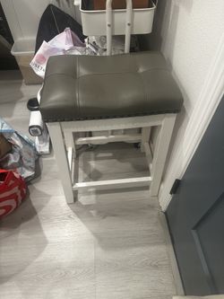 2 island stool