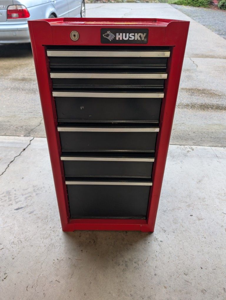 Husky 29inch Tall Side Tool Chest I'm Very Good Condition