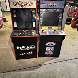 Mini Arcade Pac Man and Street Fighter 2