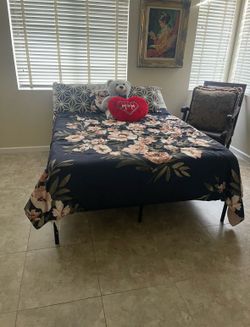 Queen size bed and head board used 4 times