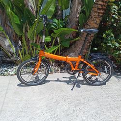 Folding bicycle by Solorock. Excellent Condition! 