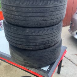 225/45/17 Kumho Set Of Four Asking $80