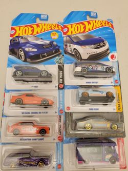 Hot Wheels Die-Cast Cars Lot of 8