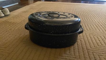 Black Speckled Enamel Roasting Pan with Lid