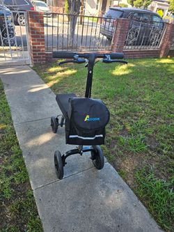 KNEE SCOOTER