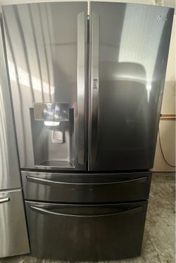 LG Black Stainless Steel 4-Door French Door Refrigerator