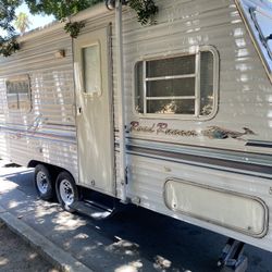 2000 Skylander Nomad Trailer 