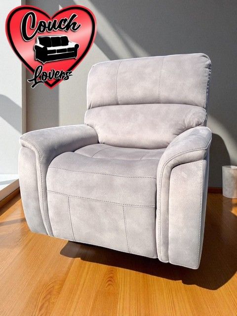 Recliner Couch - Free Delivery‼️