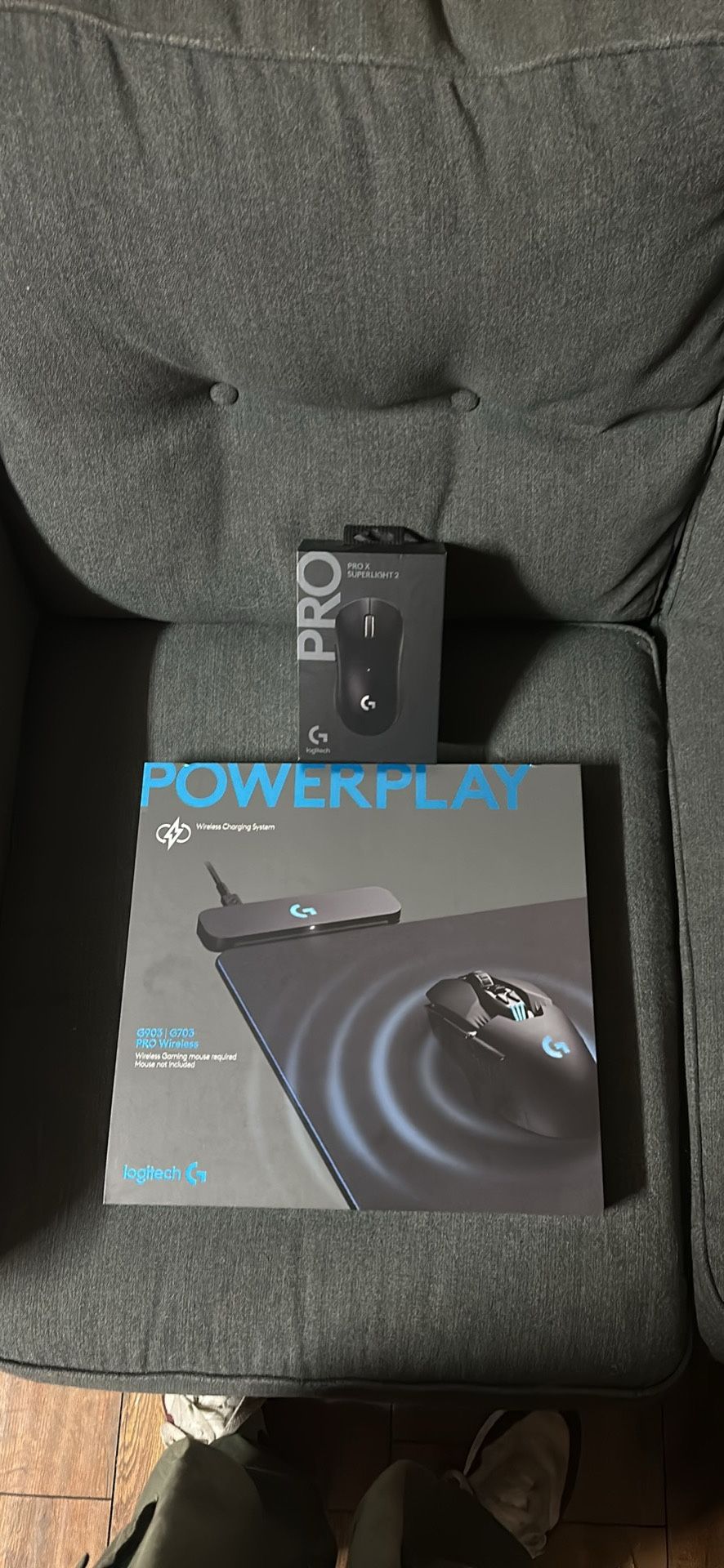 Wireless Mouse And Charging Pad
