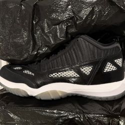 Jordan 11Low IE.   New.   Size 11
