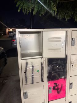 15 x Locker