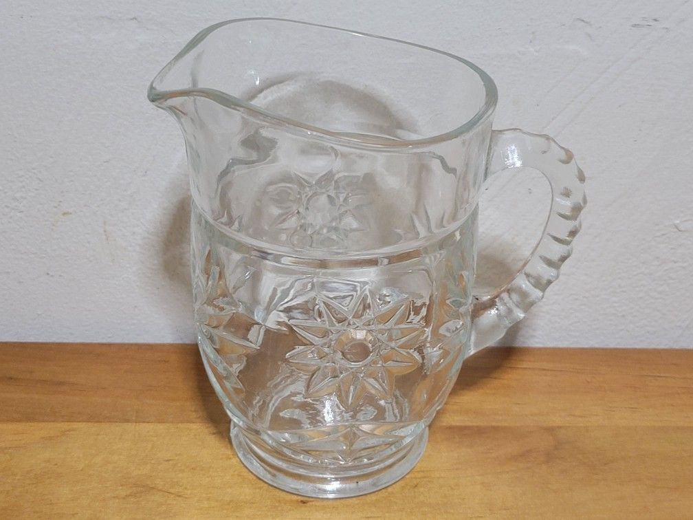 Vintage smll Cristal Pitcher. perfect condition Please see all pictures (2CUPS) (One Pint)