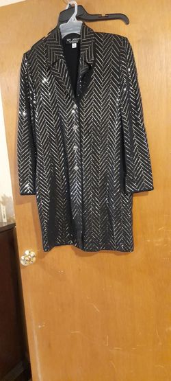 VERY BEAUTIFUL ELEGANT LUXURY  BRAND ST_ JOHN  LIKE NEW CONDITION