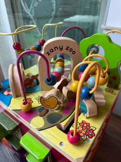 Activity Table cube - zany zoo