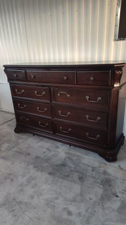 GAVETERO DE MADERA