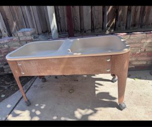Lakeshore Sand & Water Table – $200 (Retails $399) – Great for Preschool/Backyard