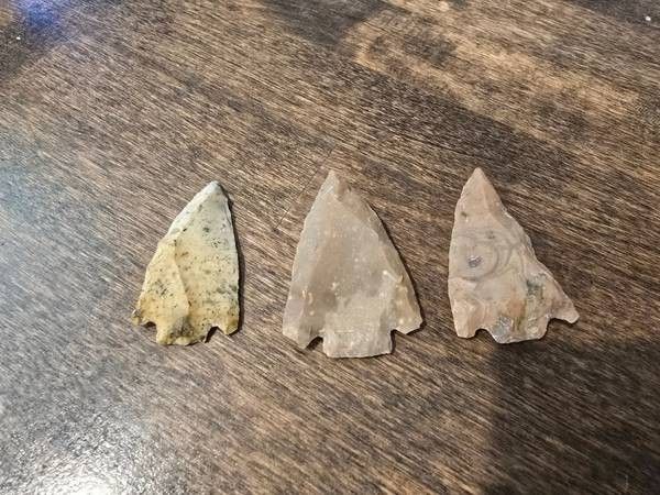 3 Arrowheads