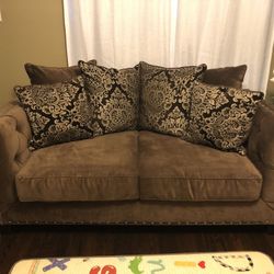 Harlem Furniture mocha tufted sofa & loveseat