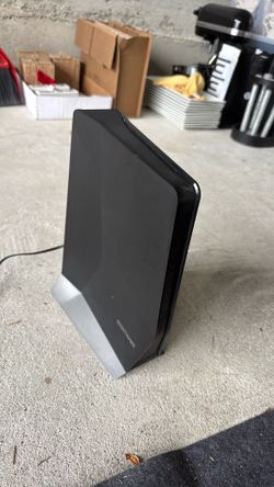 Netgear Nighthawk AX8 wireless router/modem