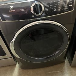 Liquidation Sale- Electrolux Washer 