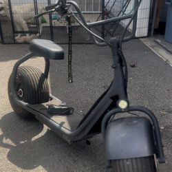 Zoomer e-scooter (NEED GONE)
