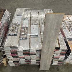 Pergo Outlast+ Soft Oak Glazed 12mm Flooring (530 sq ft available)