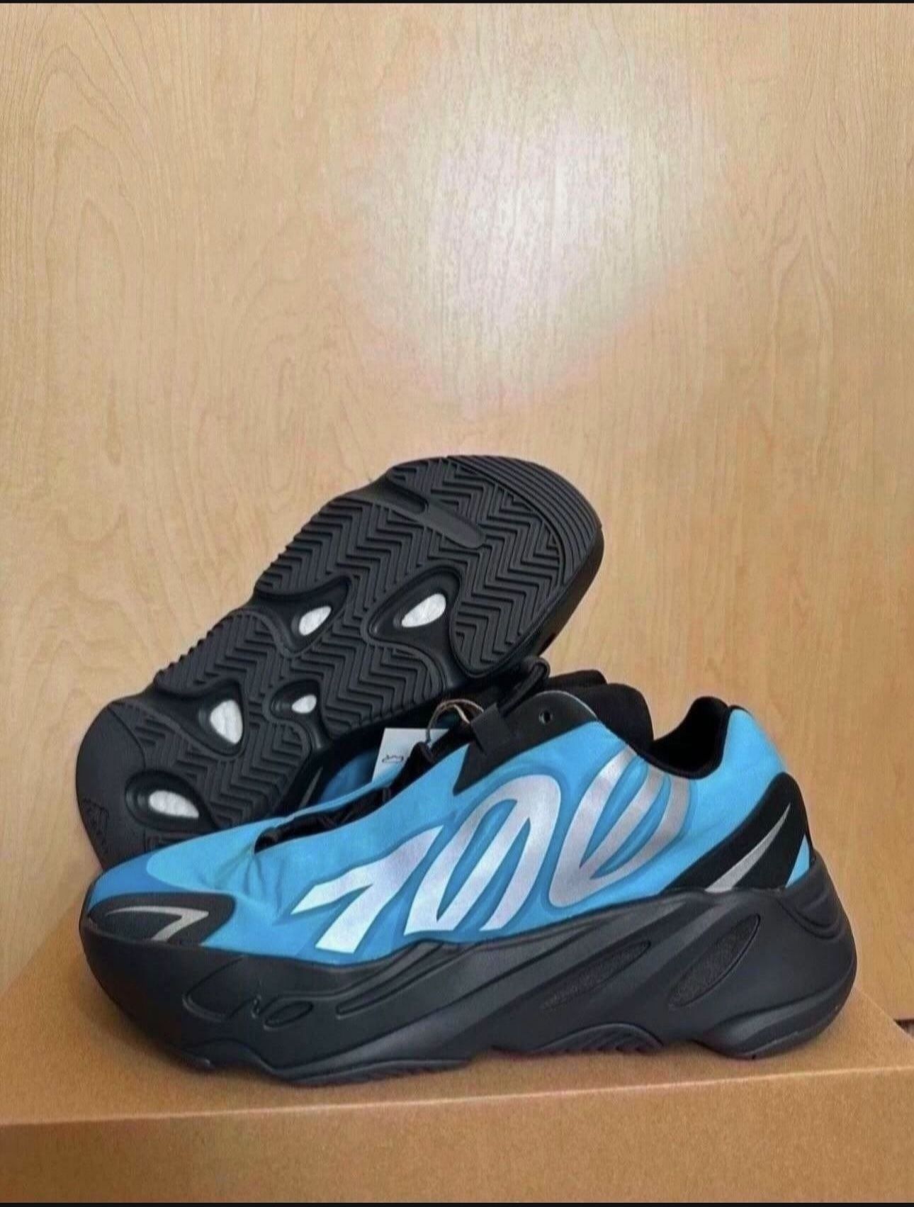 Adidas Yeezy Boost 700 MNVN Bright Cyan GZ3079 Size 6 Brand New