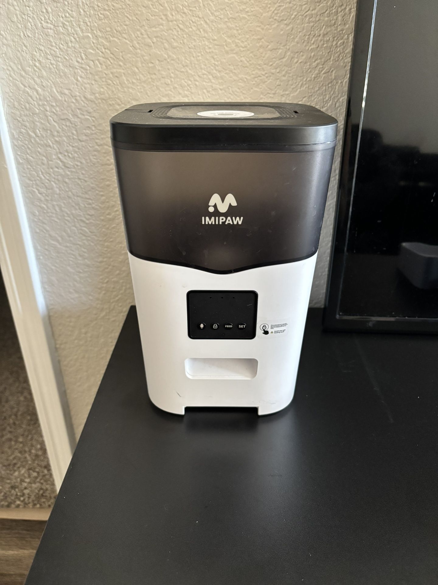 Automatic Pet Feeder With Wi-Fi