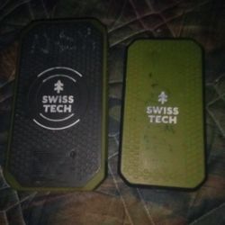 Swiss Tech 20000 MAH Wireless Power Bank With Flashlight & IP54 Weatherproof Charging Pad