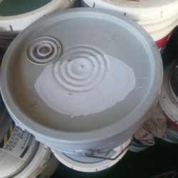 Cubeta De Pintura Grus Eggchell Nueve Interios