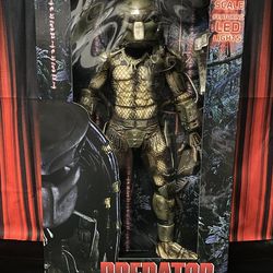Predator Jungle Hunter with LED 1:4 Scale Action Figure: