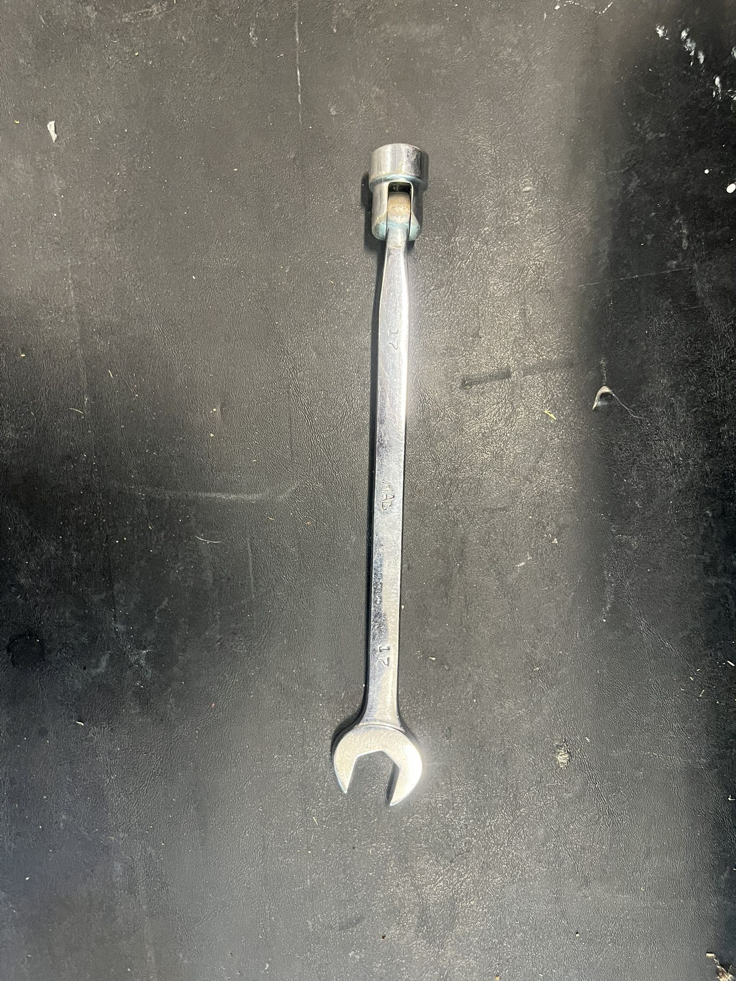 Mac Tools USA 17mm. Metric 6pt Flex-Head Open-End Combo Wrench M17CHLF