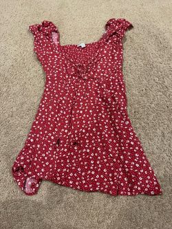 American Eagle red dress flutter sleeve with white floral design size medium