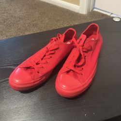Converse All Red