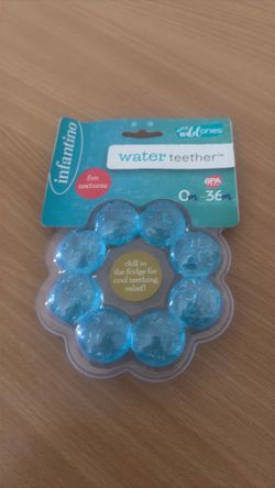 Water teething ring